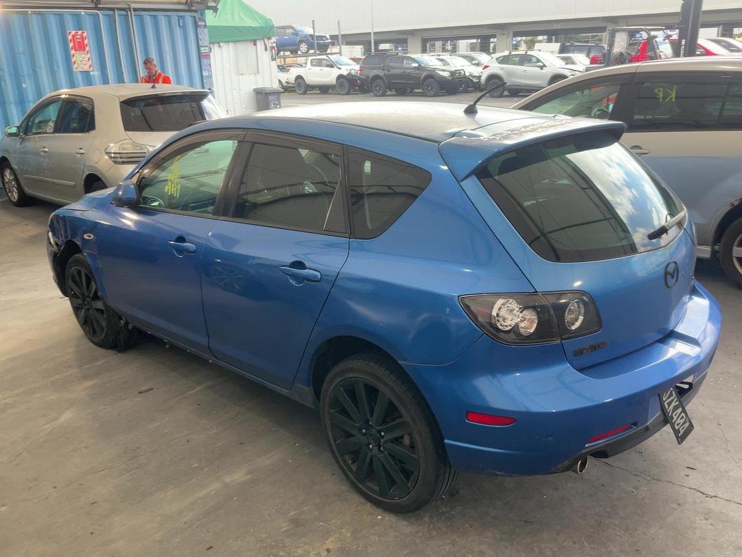Photo '8' of Mazda Axela Photo '8' of Mazda Axela