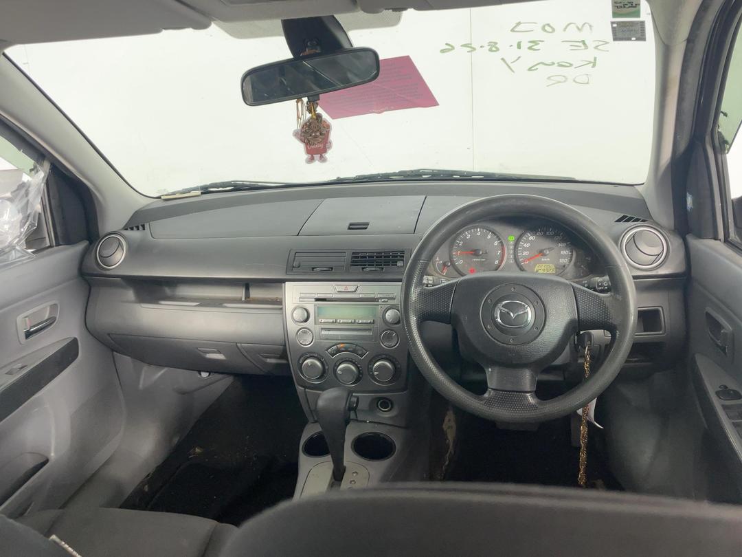 Photo '15' of Mazda Demio Photo '15' of Mazda Demio