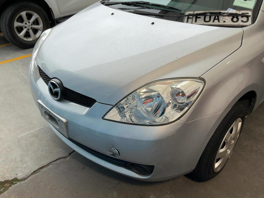 Photo '5' of Mazda Demio Photo '5' of Mazda Demio