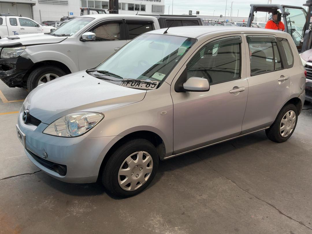 Photo '6' of Mazda Demio Photo '6' of Mazda Demio