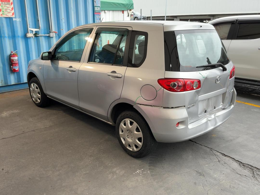 Photo '11' of Mazda Demio Photo '11' of Mazda Demio