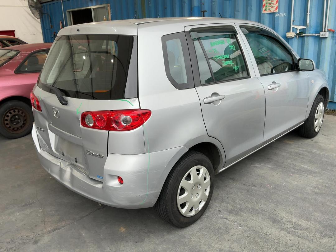 Photo '16' of Mazda Demio Photo '16' of Mazda Demio