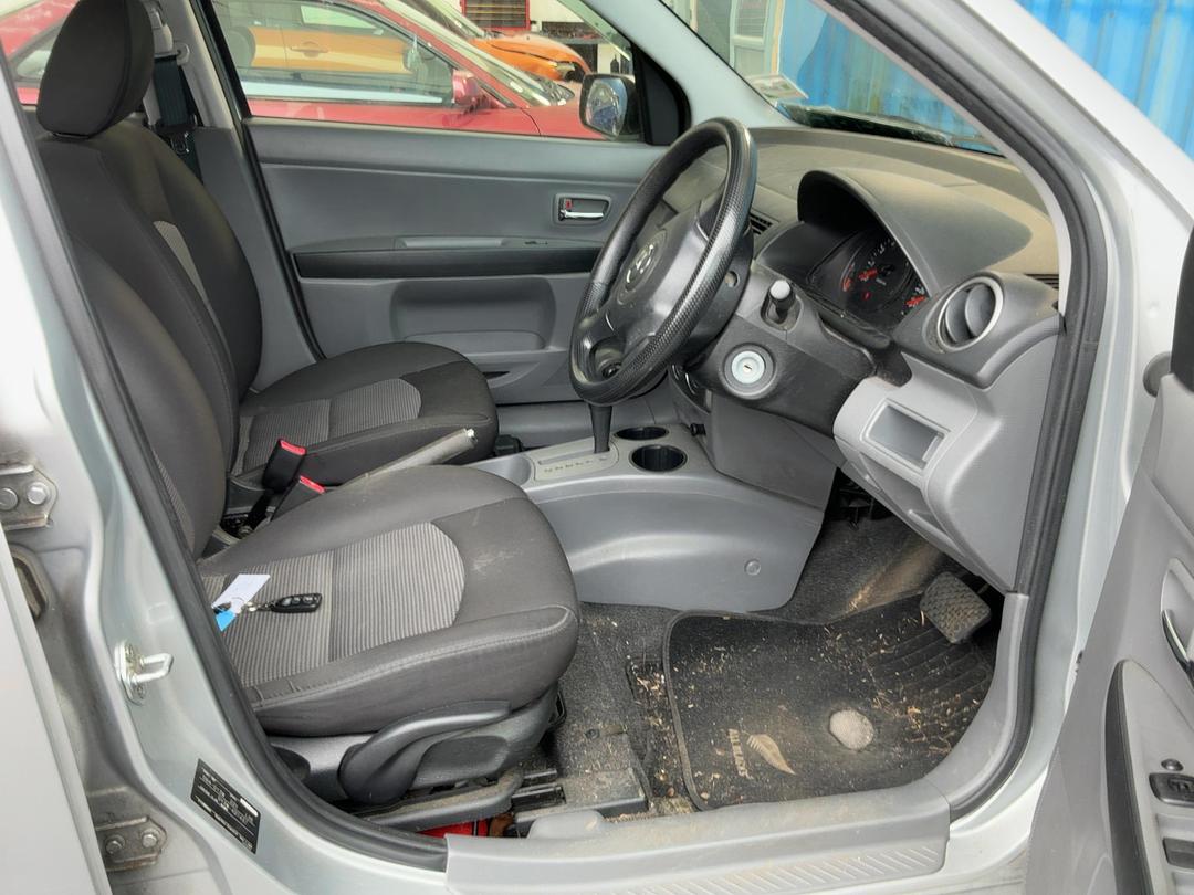 Photo '20' of Mazda Demio Photo '20' of Mazda Demio