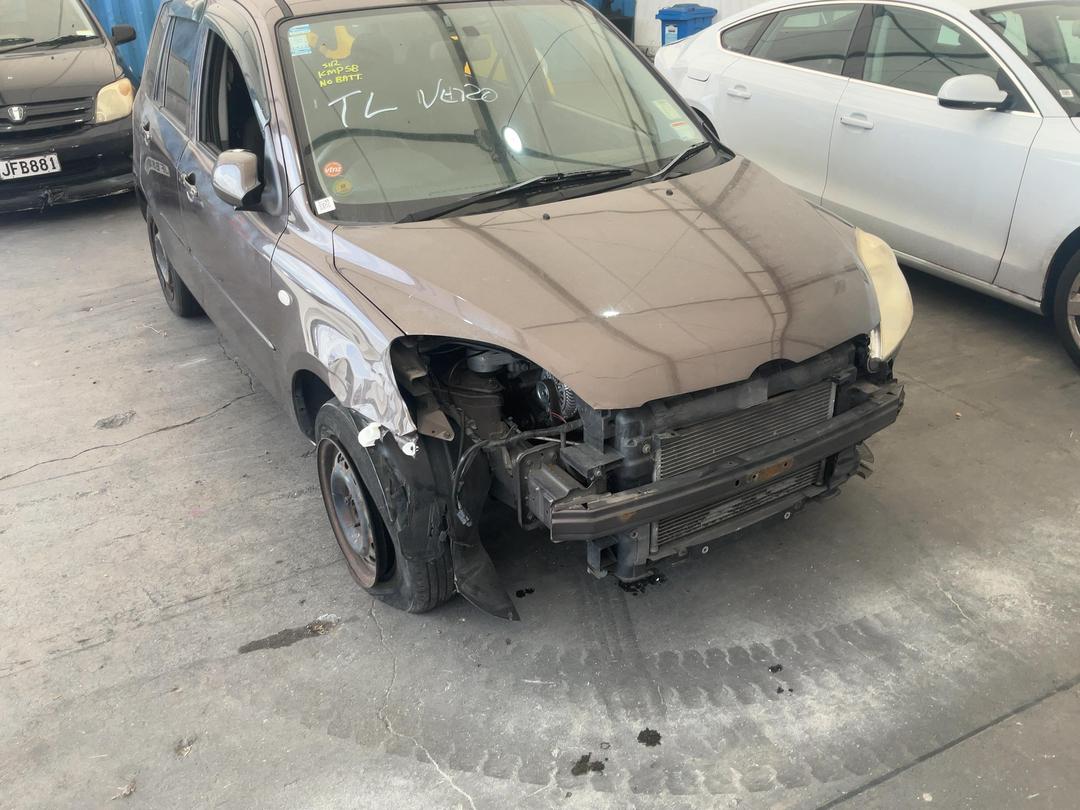 Photo '4' of Mazda Demio