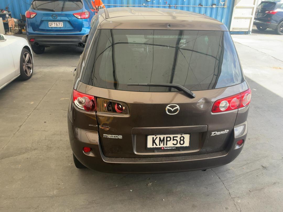 Photo '12' of Mazda Demio