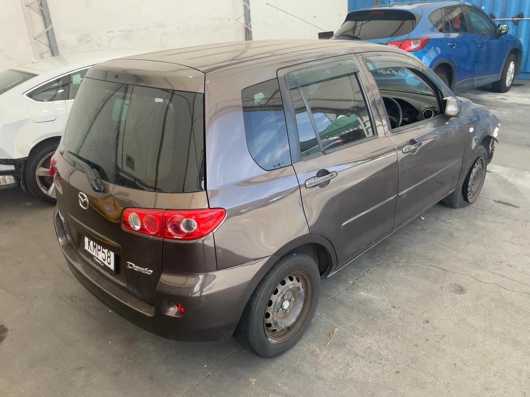 Photo '14' of Mazda Demio