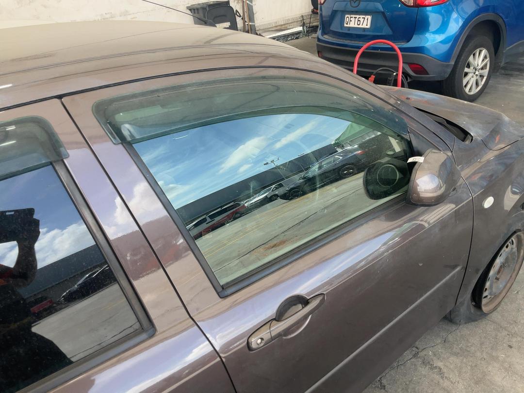 Photo '25' of Mazda Demio