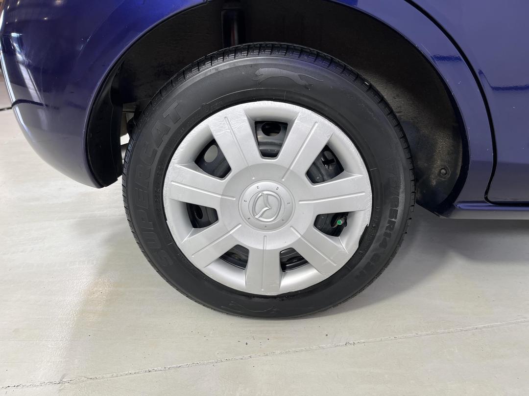 Photo '12' of Mazda Demio