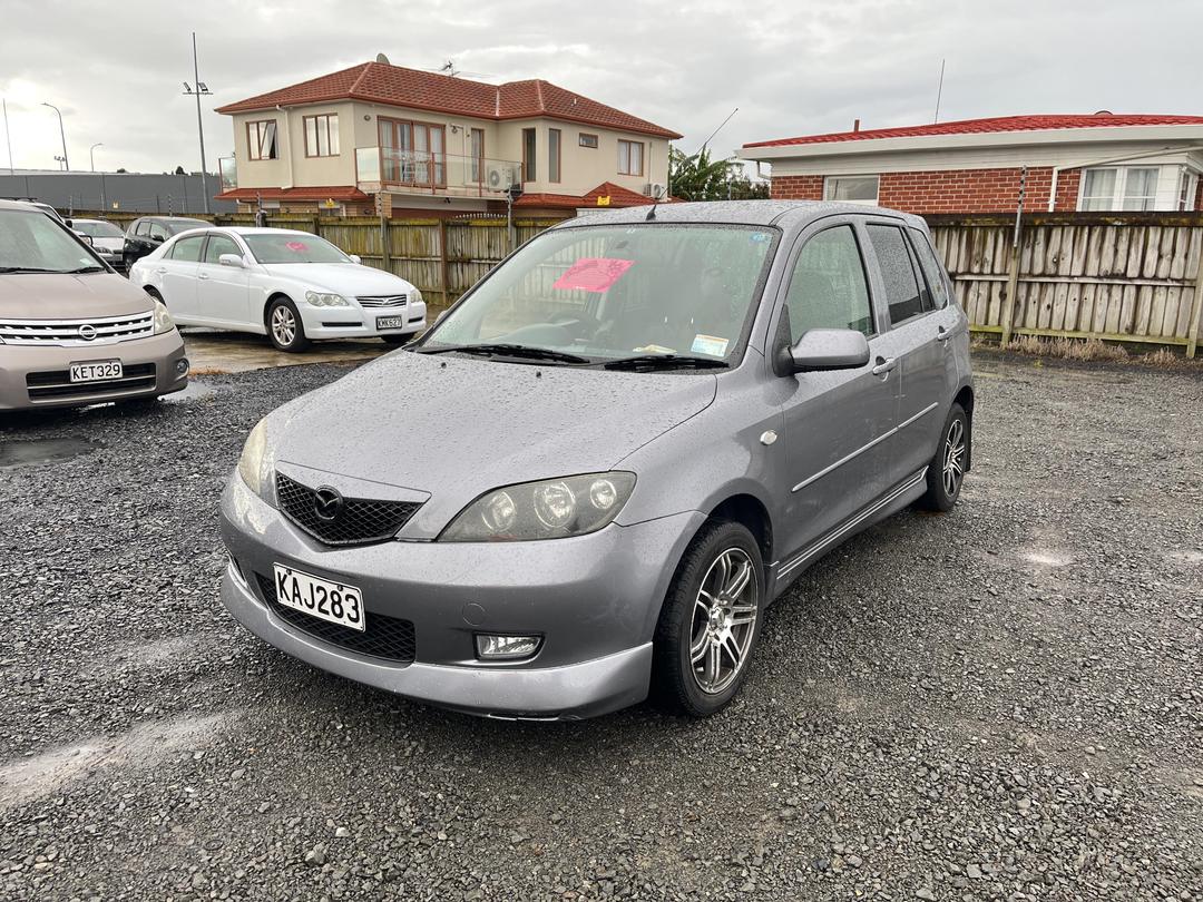 Photo '3' of Mazda Demio