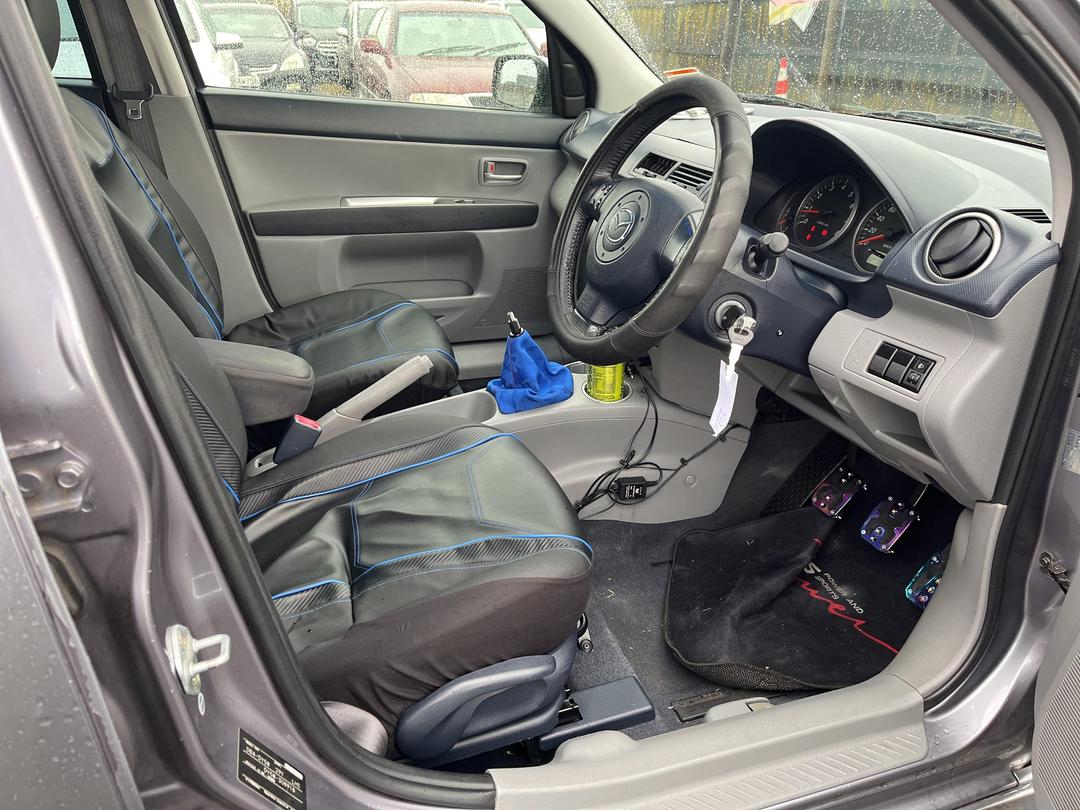 Photo '14' of Mazda Demio