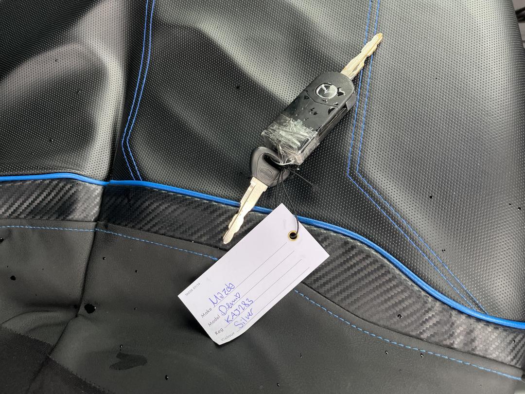 Photo '20' of Mazda Demio