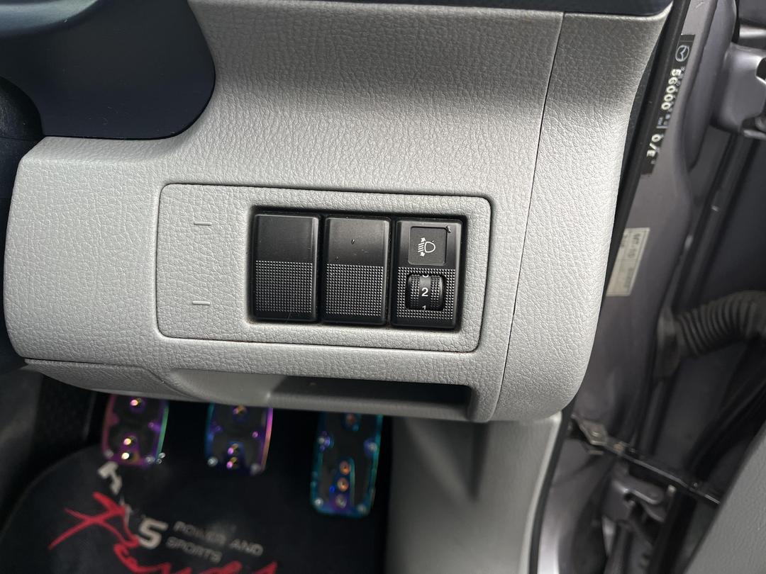 Photo '28' of Mazda Demio