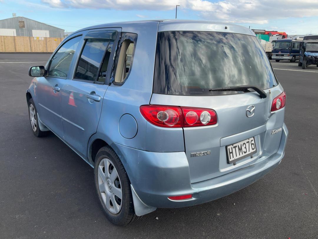 Photo '4' of Mazda Demio