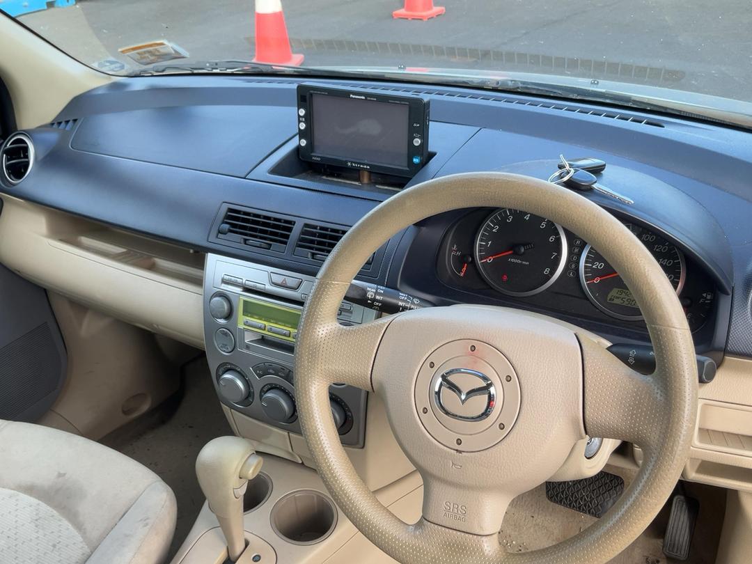 Photo '14' of Mazda Demio