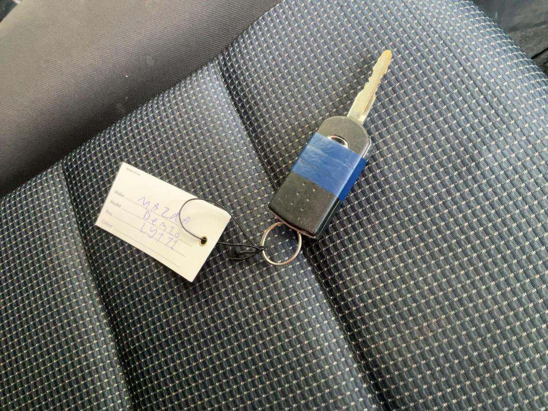 Photo '18' of Mazda Demio