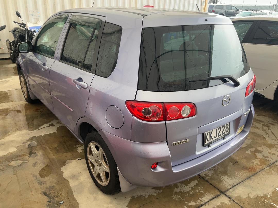 Photo '4' of Mazda Demio