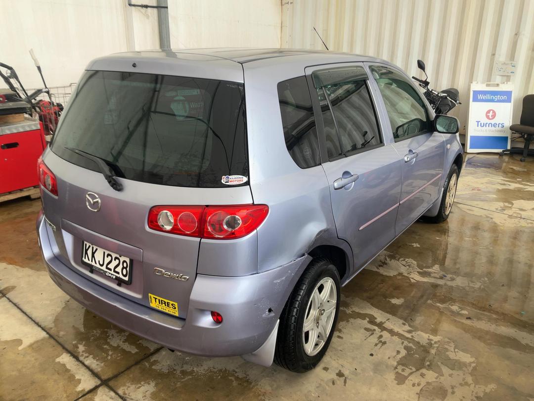 Photo '6' of Mazda Demio