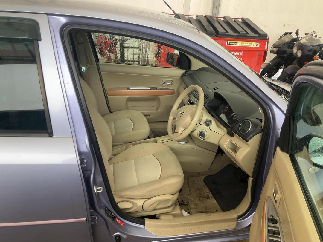 Photo '7' of Mazda Demio