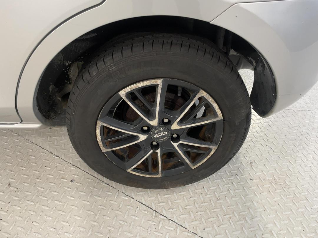 Photo '9' of Mazda Demio Photo '9' of Mazda Demio