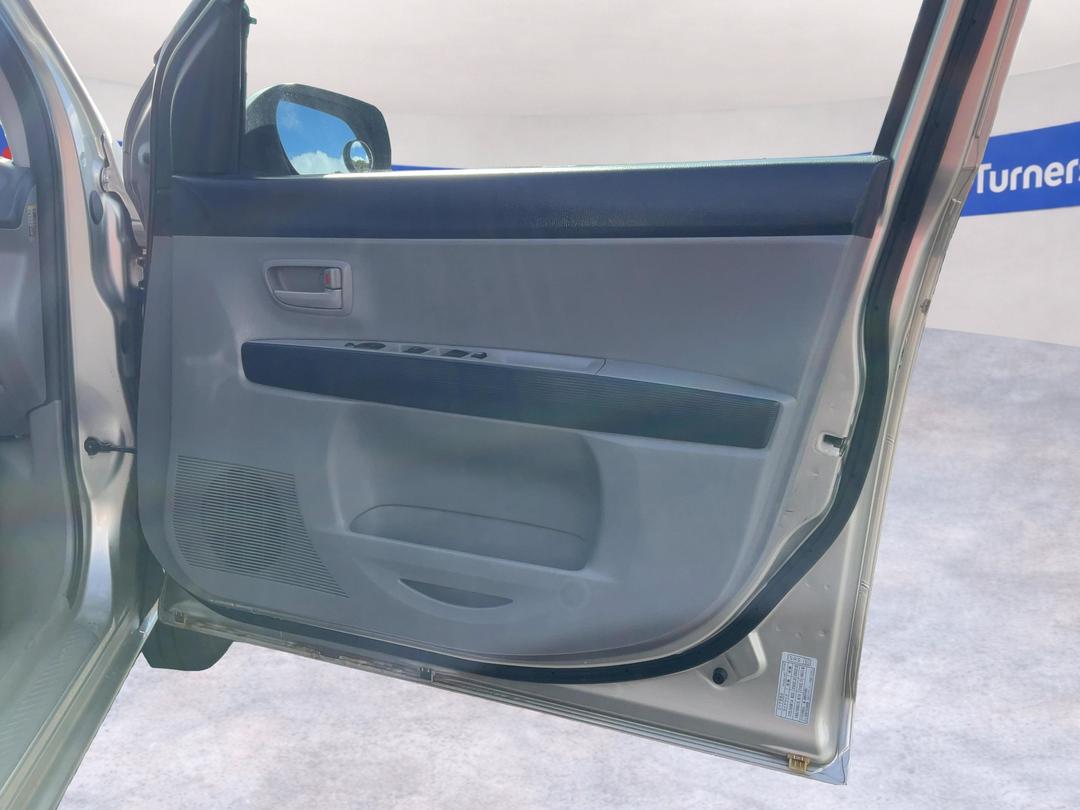 Photo '15' of Mazda Demio