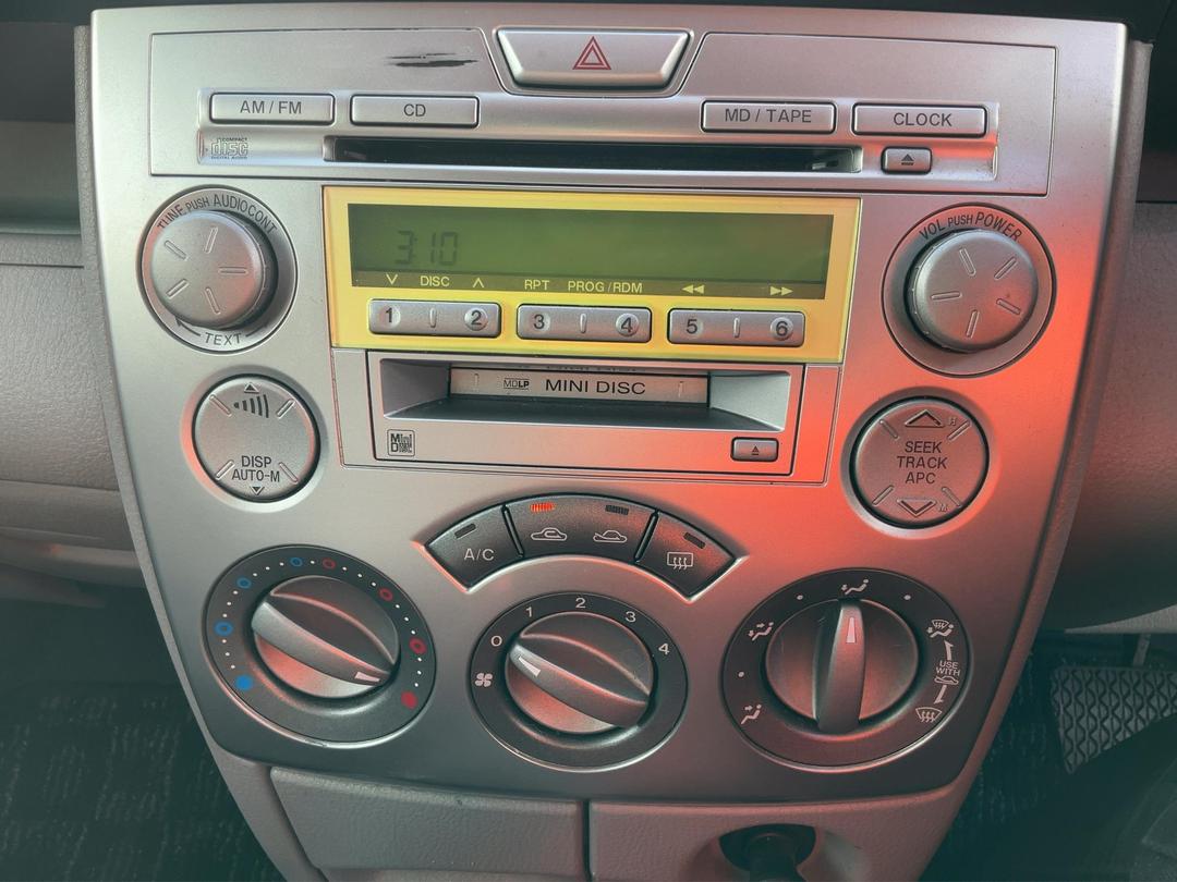 Photo '26' of Mazda Demio