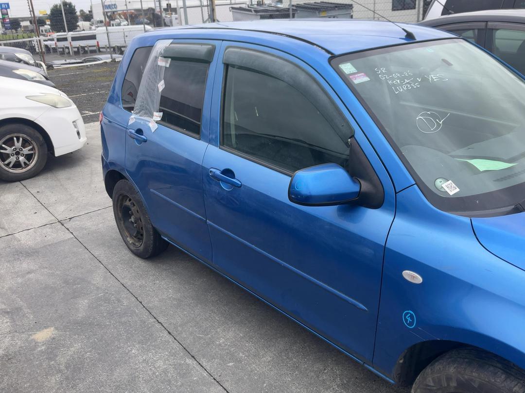Photo '3' of Mazda Demio Photo '3' of Mazda Demio