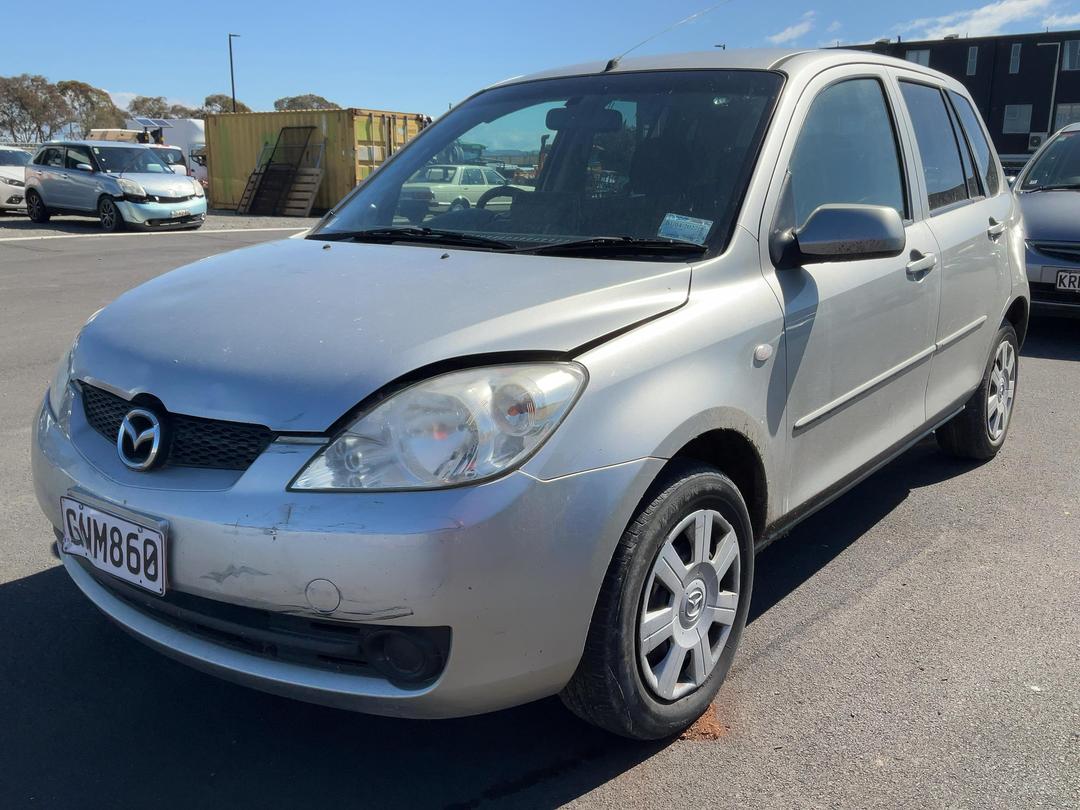 Photo '4' of Mazda Demio