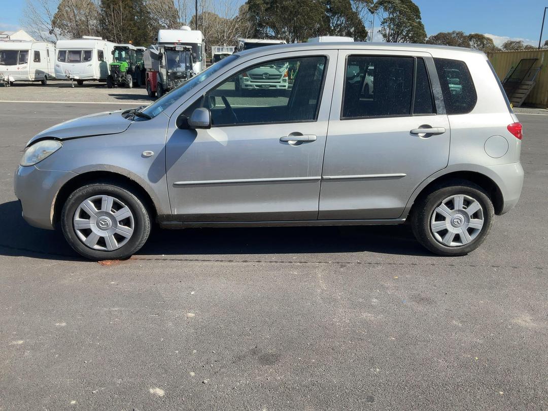 Photo '5' of Mazda Demio