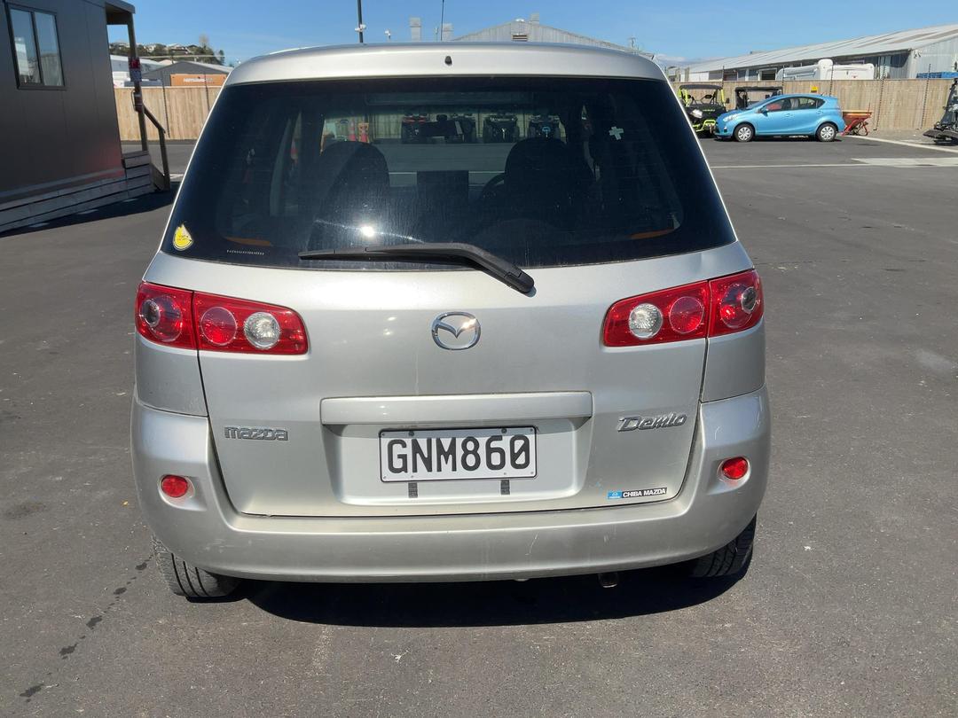 Photo '7' of Mazda Demio