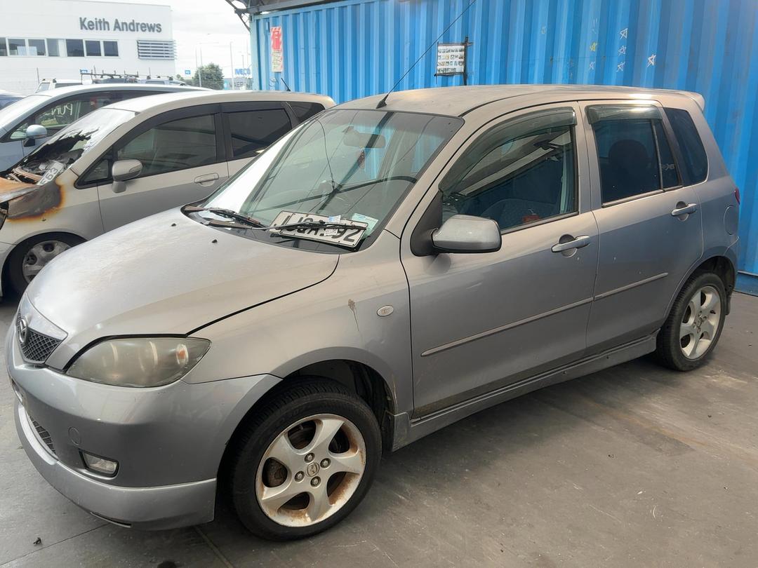 Photo '3' of Mazda Demio Photo '3' of Mazda Demio