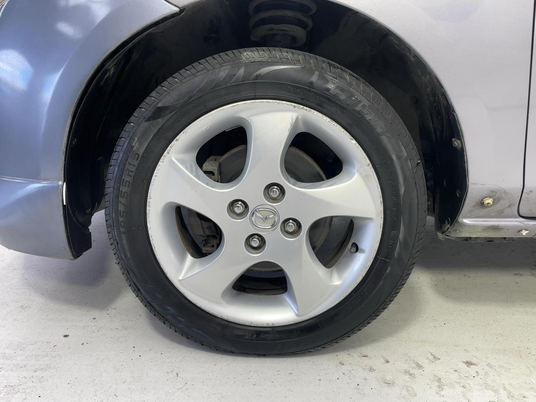 Photo '10' of Mazda Demio