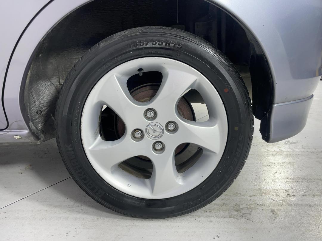 Photo '11' of Mazda Demio
