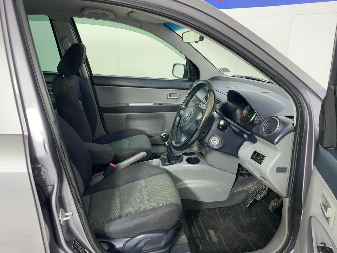 Photo '16' of Mazda Demio