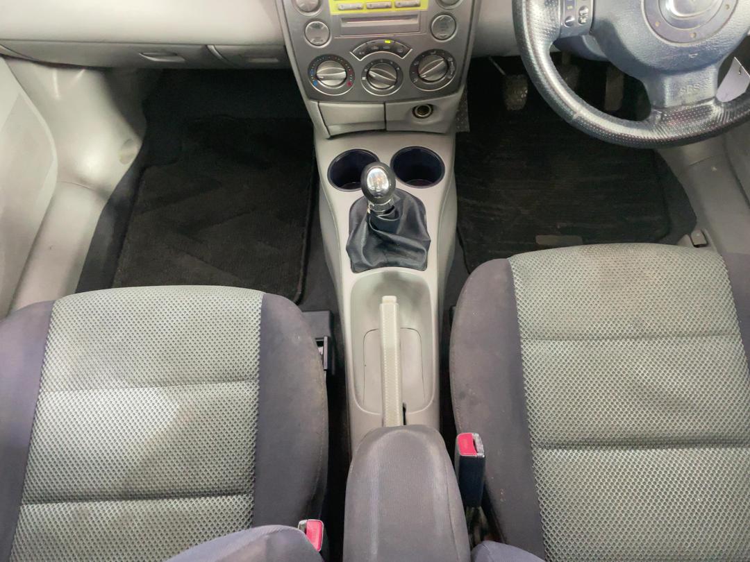 Photo '18' of Mazda Demio