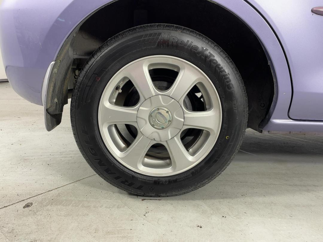 Photo '12' of Mazda Demio