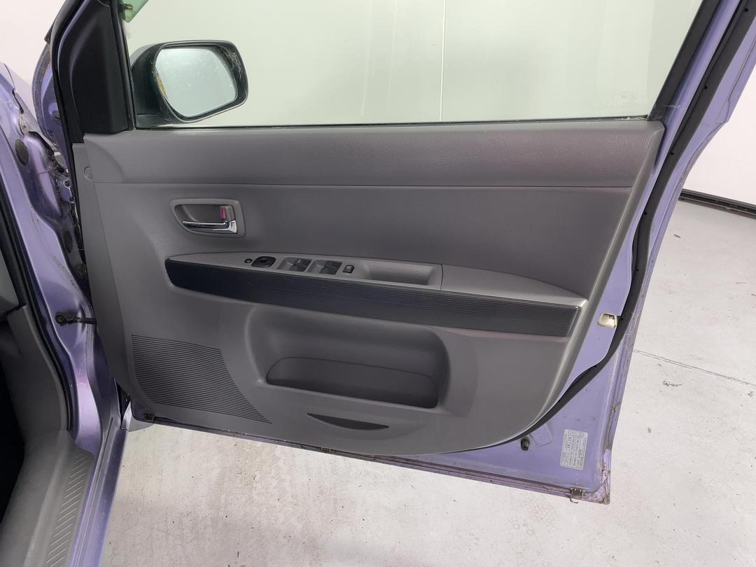 Photo '15' of Mazda Demio