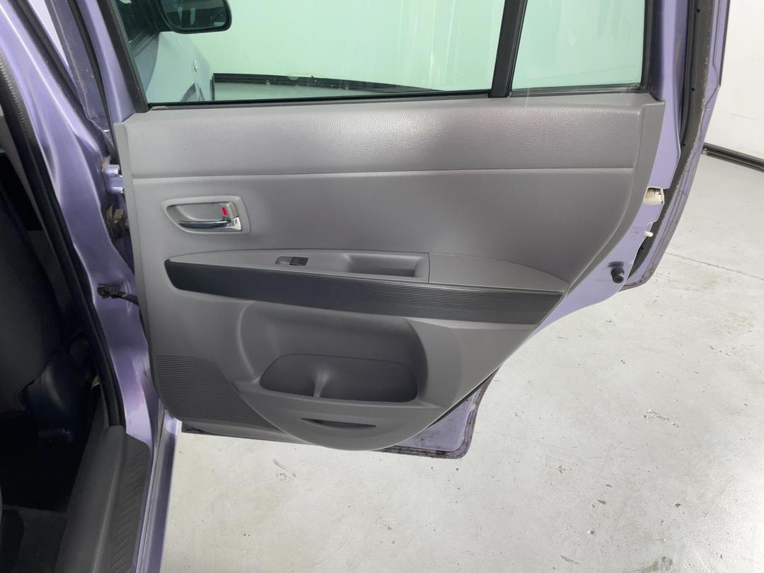 Photo '19' of Mazda Demio