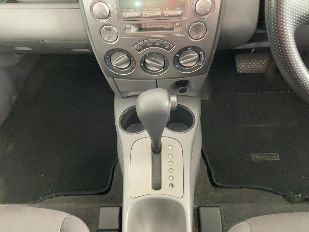 Photo '18' of Mazda Demio