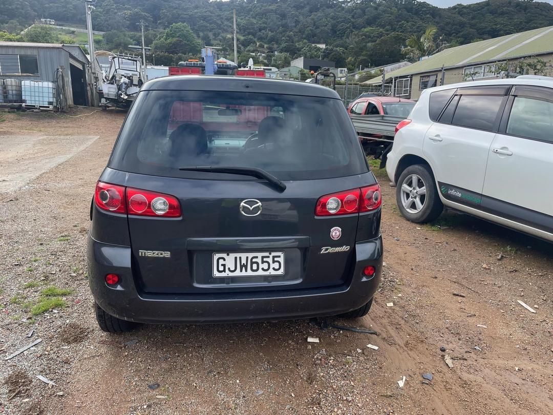 Photo '6' of Mazda Demio