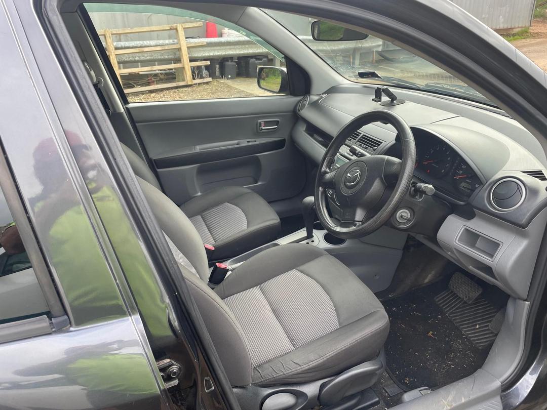 Photo '8' of Mazda Demio