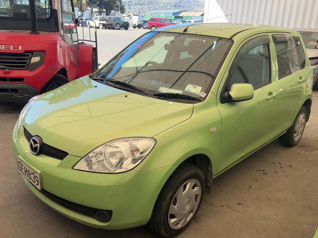 Photo '2' of Mazda Demio Photo '2' of Mazda Demio
