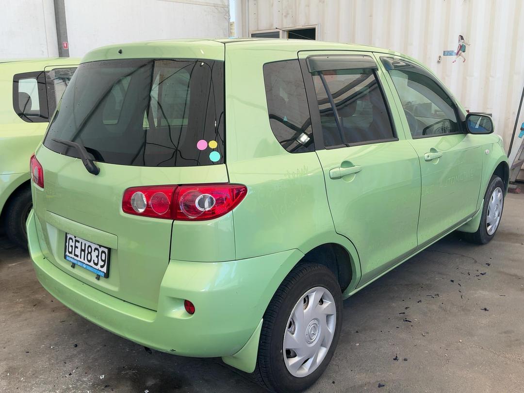 Photo '5' of Mazda Demio Photo '5' of Mazda Demio