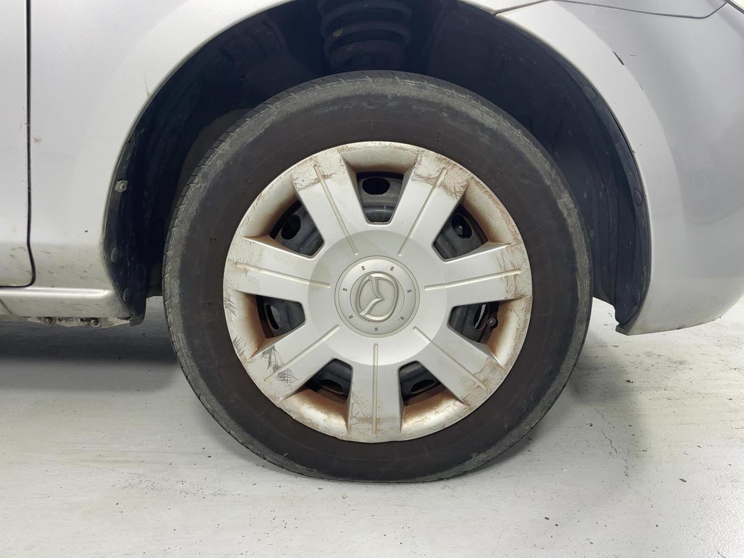 Photo '9' of Mazda Demio