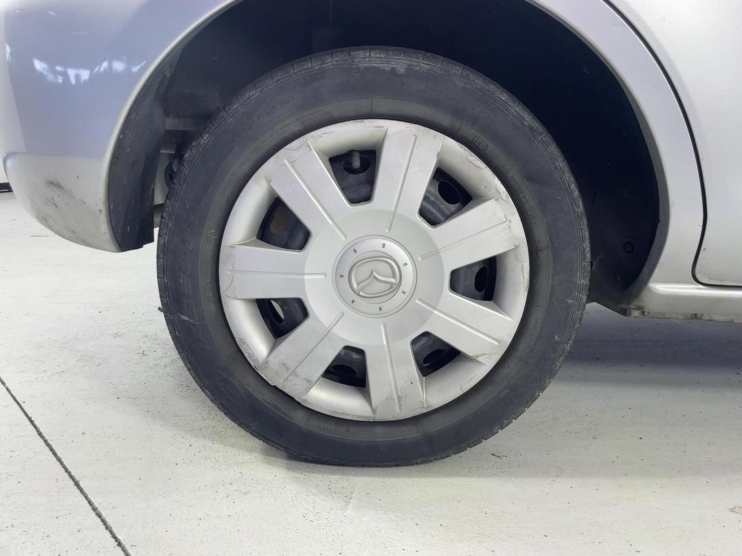 Photo '12' of Mazda Demio