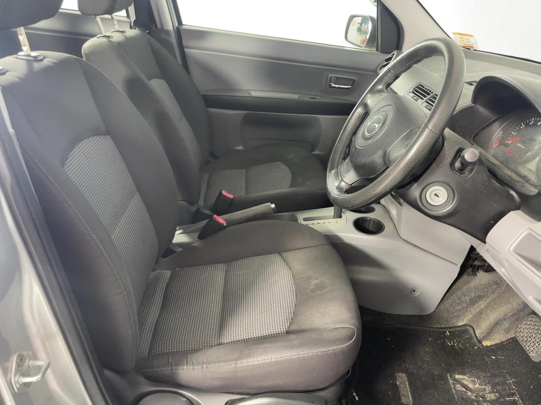 Photo '16' of Mazda Demio