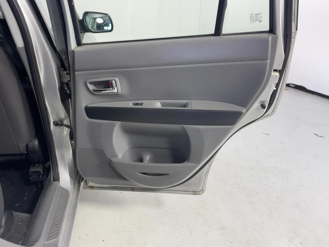 Photo '19' of Mazda Demio