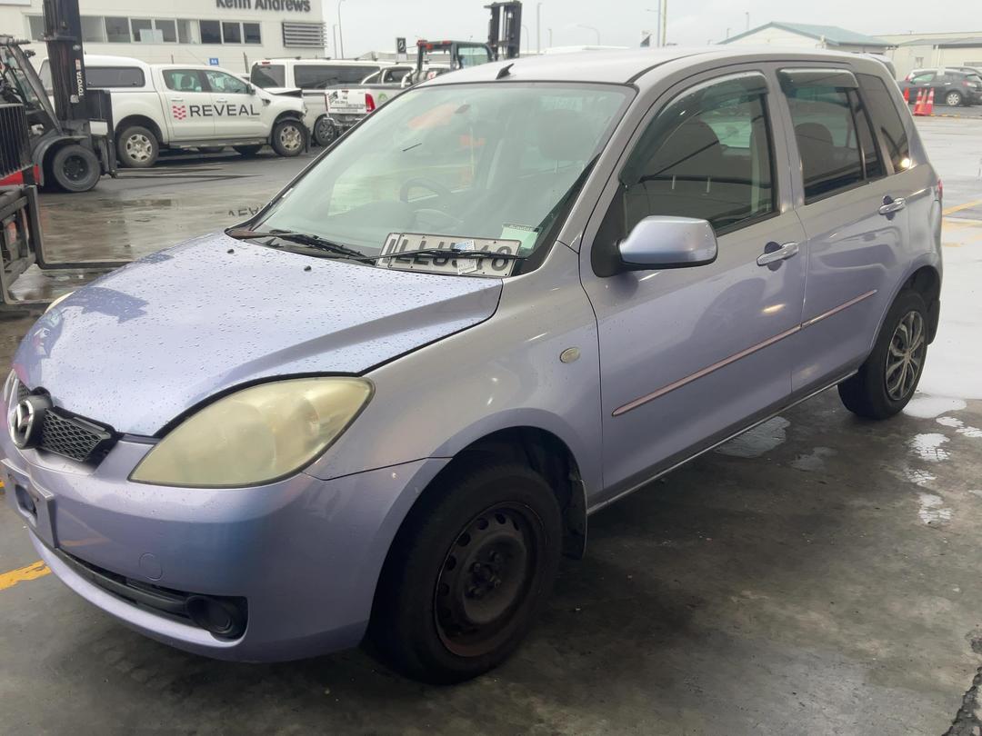 Photo '3' of Mazda Demio Photo '3' of Mazda Demio