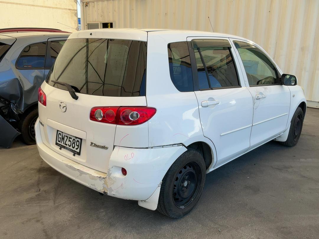Photo '3' of Mazda Demio Photo '3' of Mazda Demio
