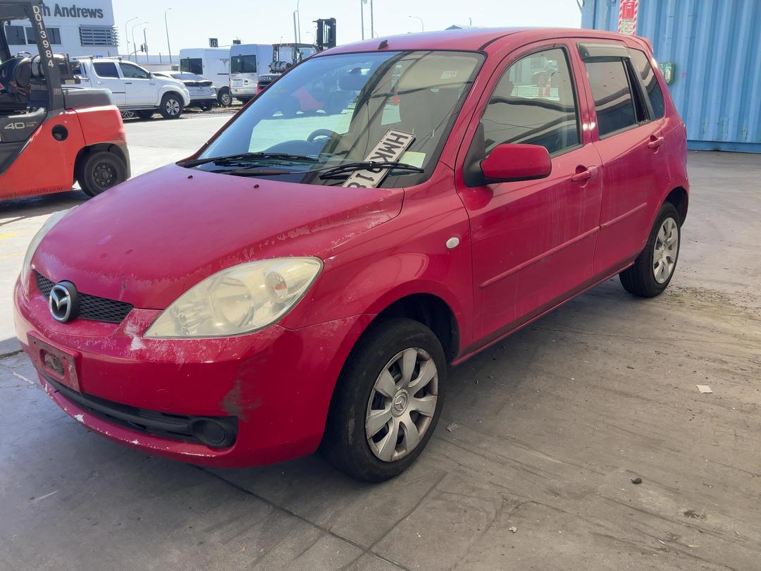 Photo '3' of Mazda Demio Photo '3' of Mazda Demio