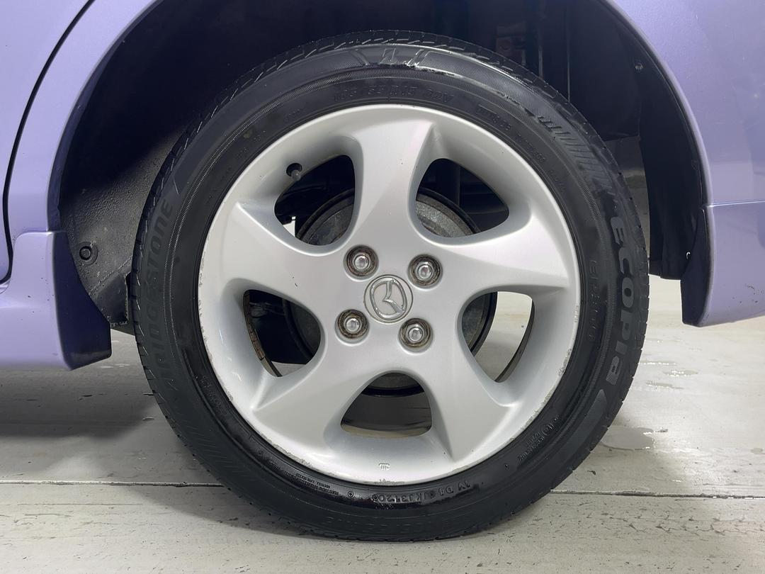 Photo '11' of Mazda Mazda2